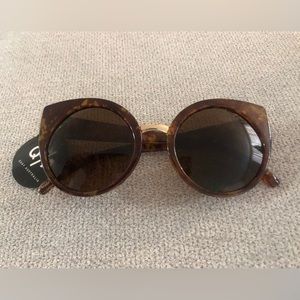 Quay sunglasses - NWT
